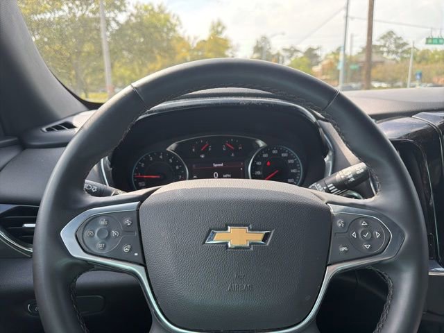 Used 2023 Chevrolet Traverse LT image 9