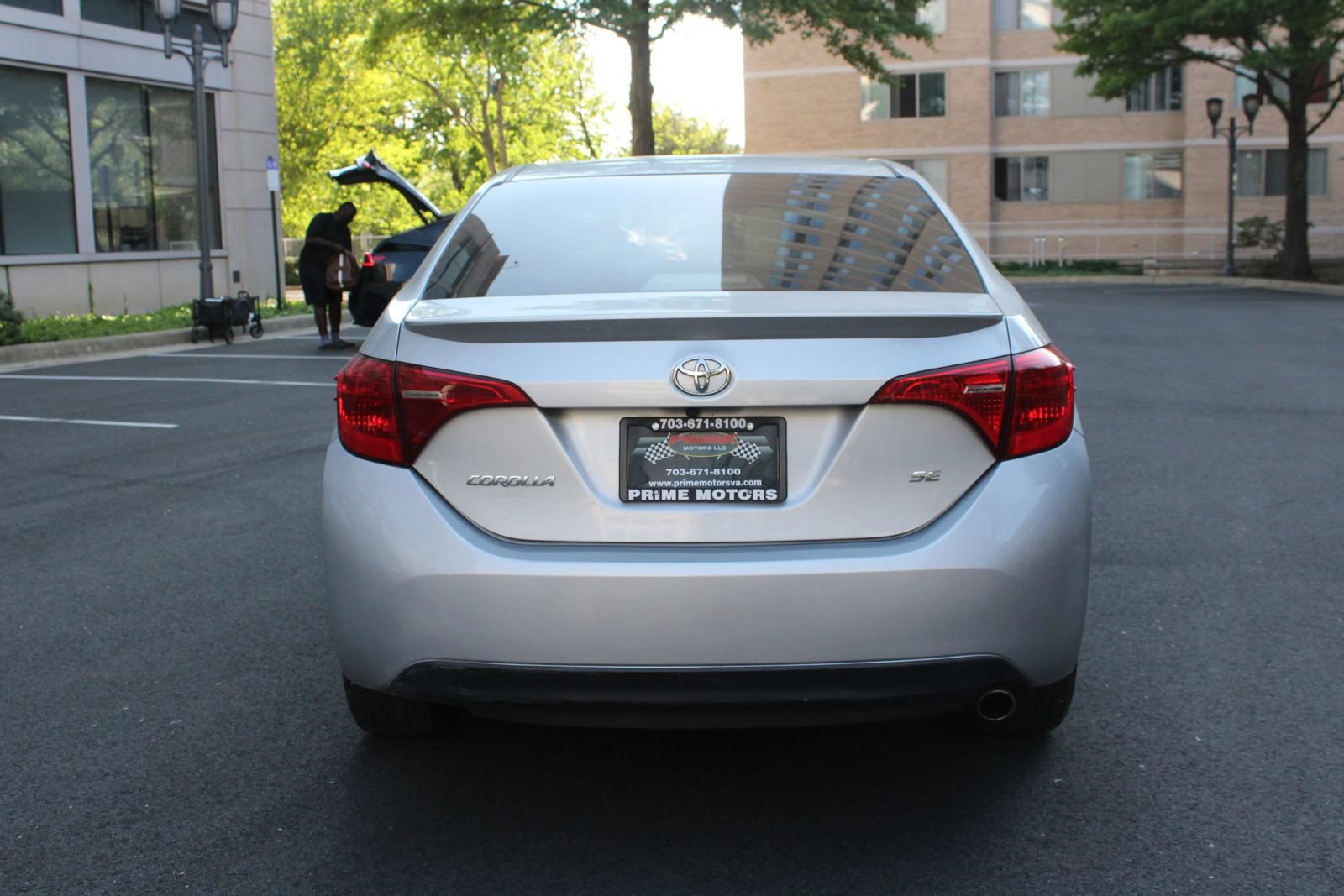 Used 2017 Toyota Corolla SE FWD image 8