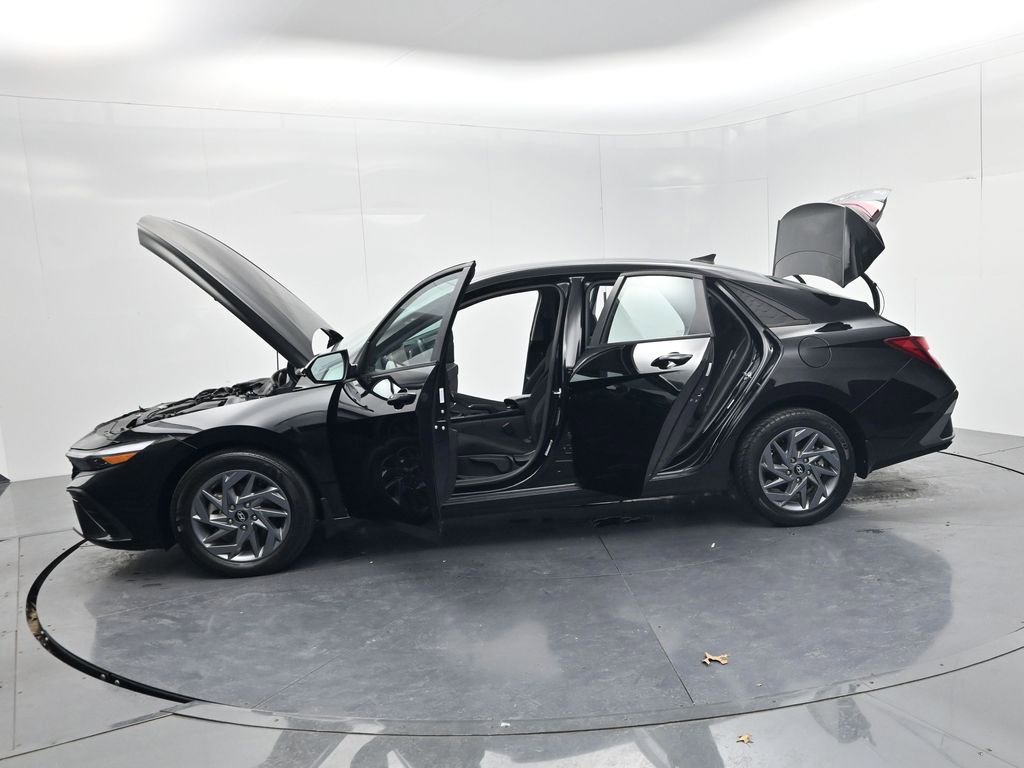 Used 2024 Hyundai Elantra SEL image 59