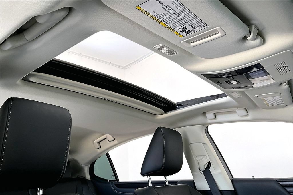 Used 2025 Lexus ES 300h w/ Premium Package FWD image 21
