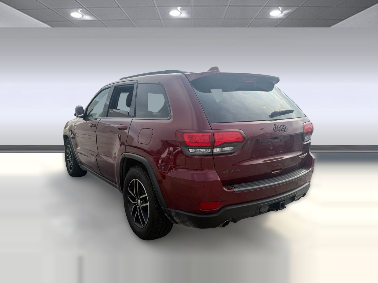 Used 2018 Jeep Grand Cherokee Trailhawk w/ Trailhawk Luxury Group image 3
