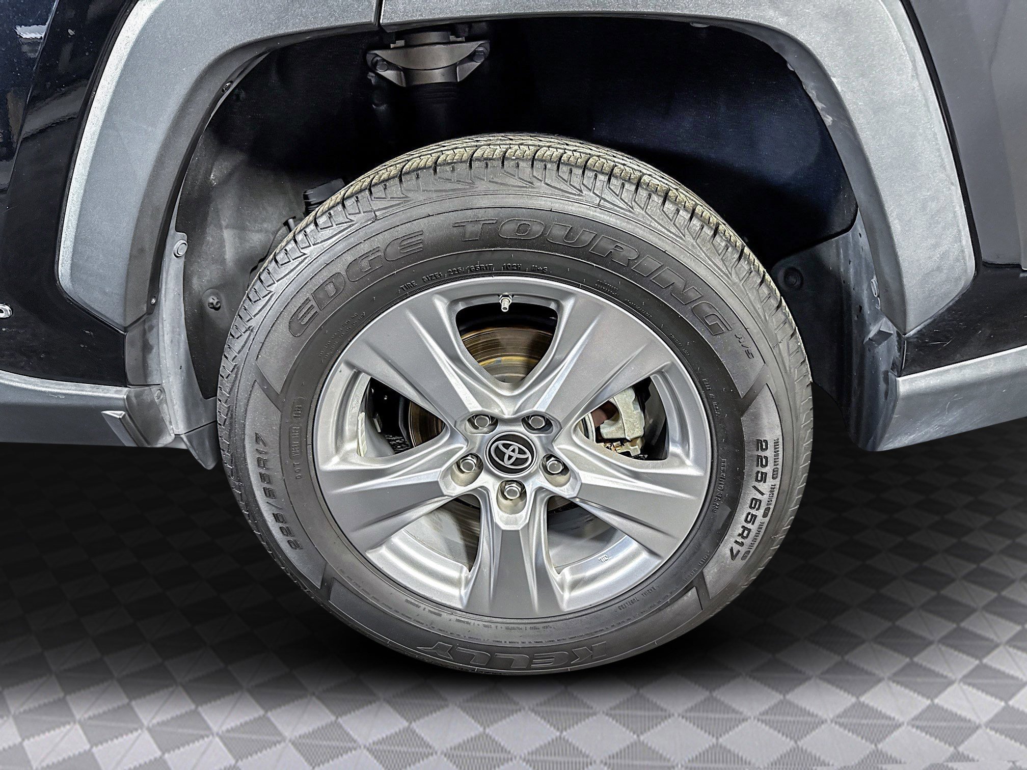 Used 2022 Toyota RAV4 LE image 14