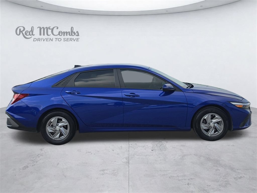 Certified 2025 Hyundai Elantra SE FWD image 8