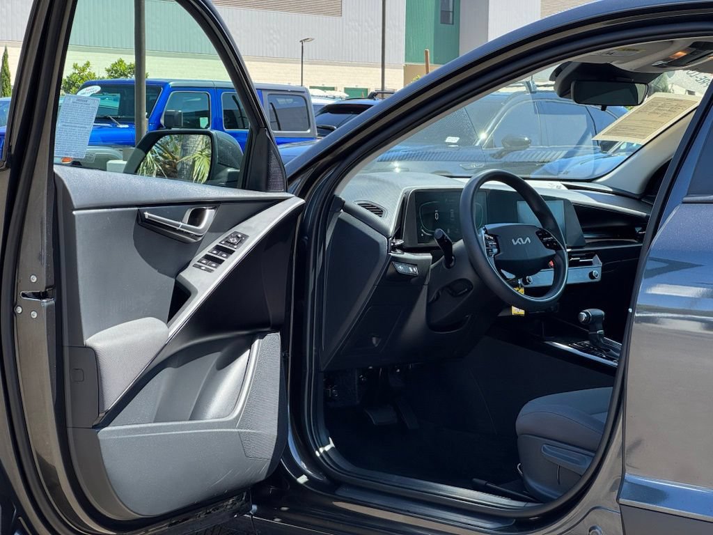 Used 2026 Kia Niro LX FWD image 9