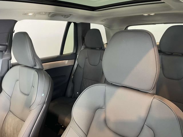 Used 2025 Volvo XC90 B6 Plus image 8