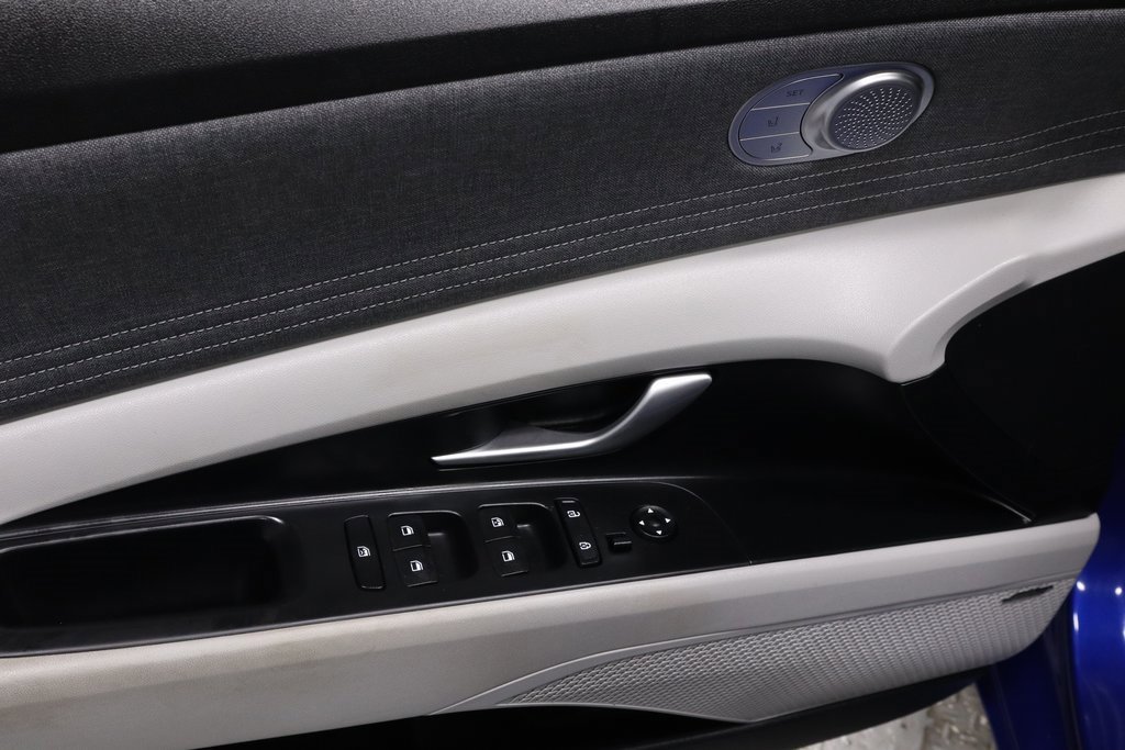 Certified 2023 Hyundai Elantra Limited image 22