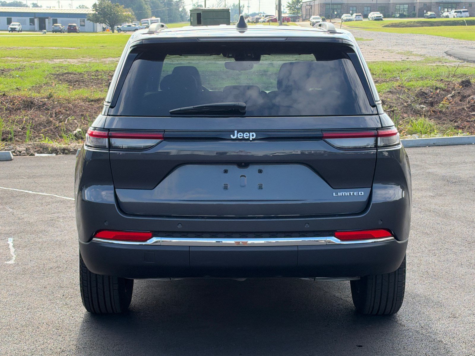Used 2024 Jeep Grand Cherokee Limited RWD image 6