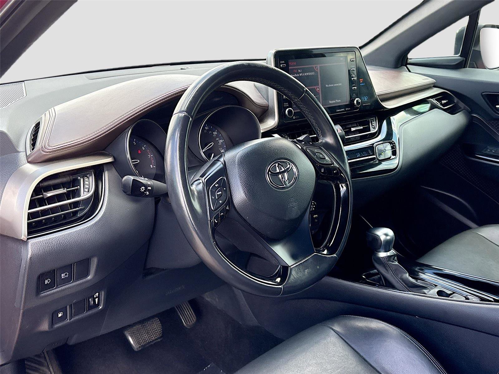 Used 2019 Toyota C-HR Limited FWD image 9