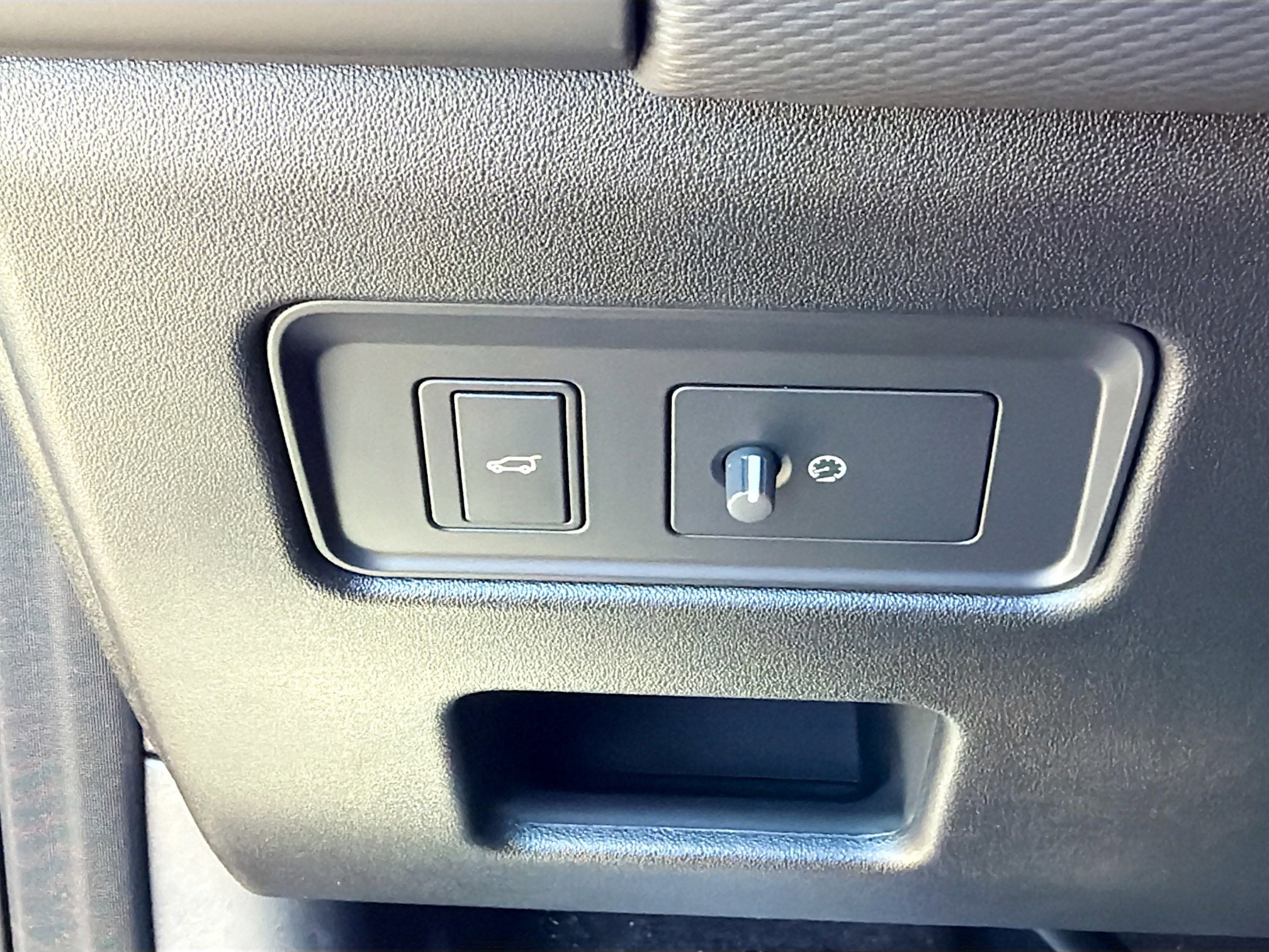 New 2026 Land Rover Discovery Limited Edition image 35