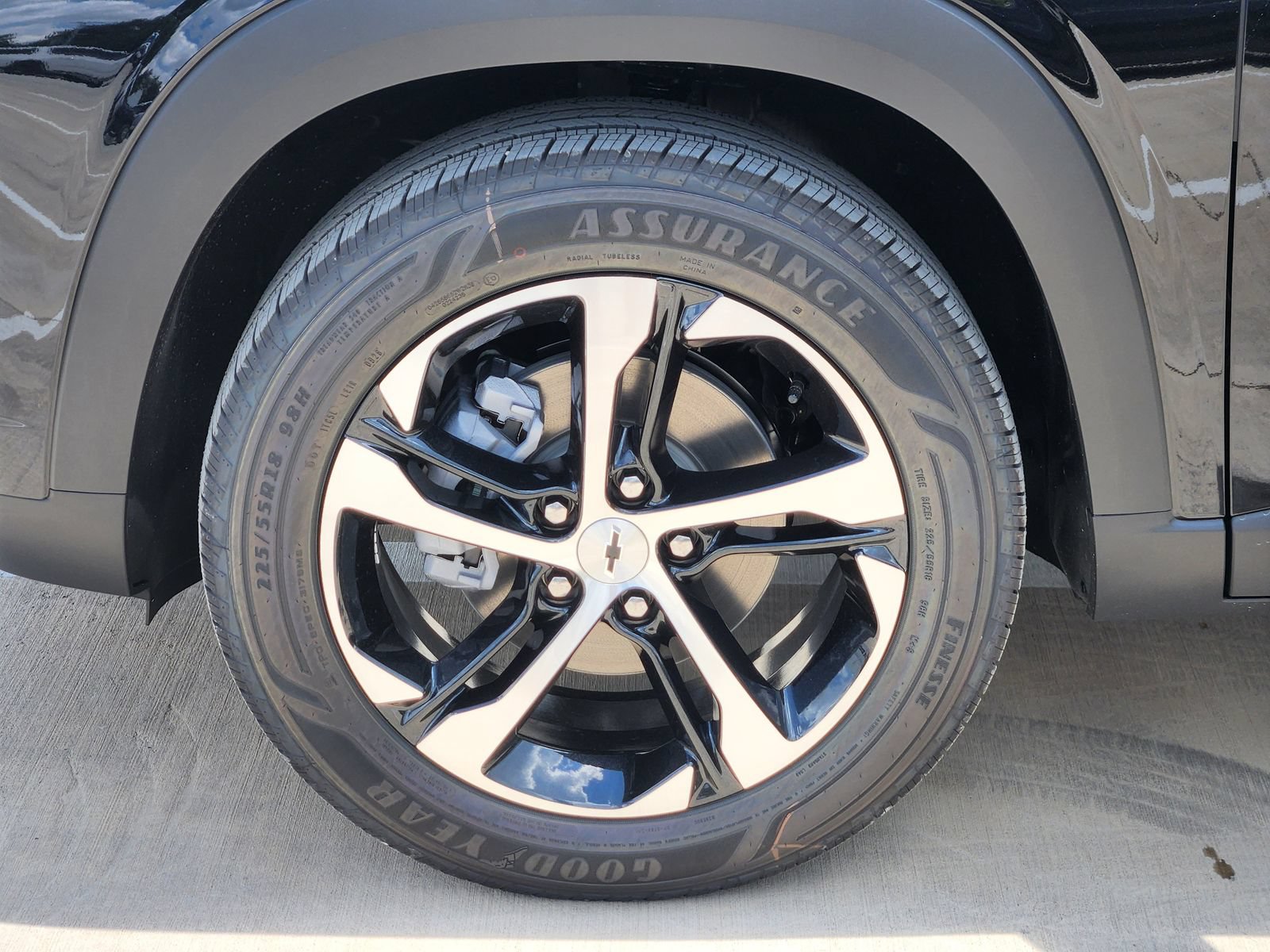 New 2026 Chevrolet Trax RS w/ Sunroof Package FWD image 11