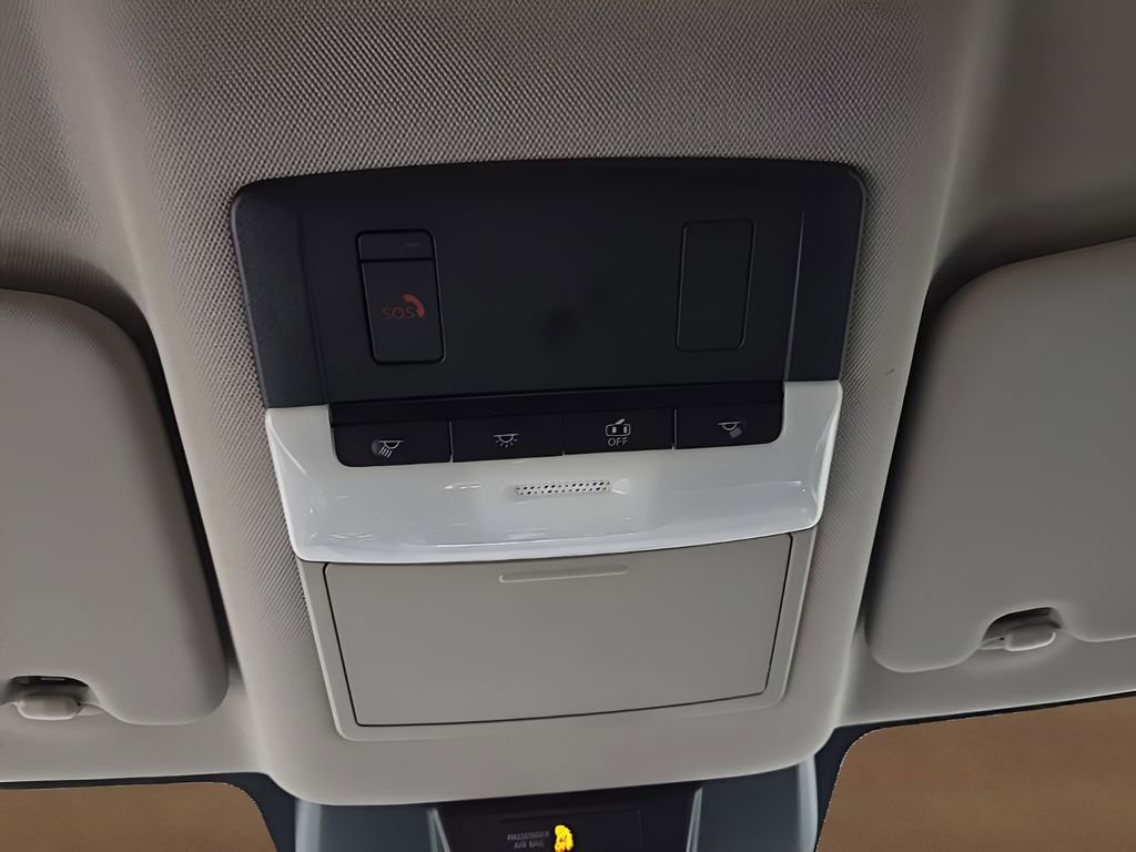 Used 2025 Nissan Rogue SV FWD image 29