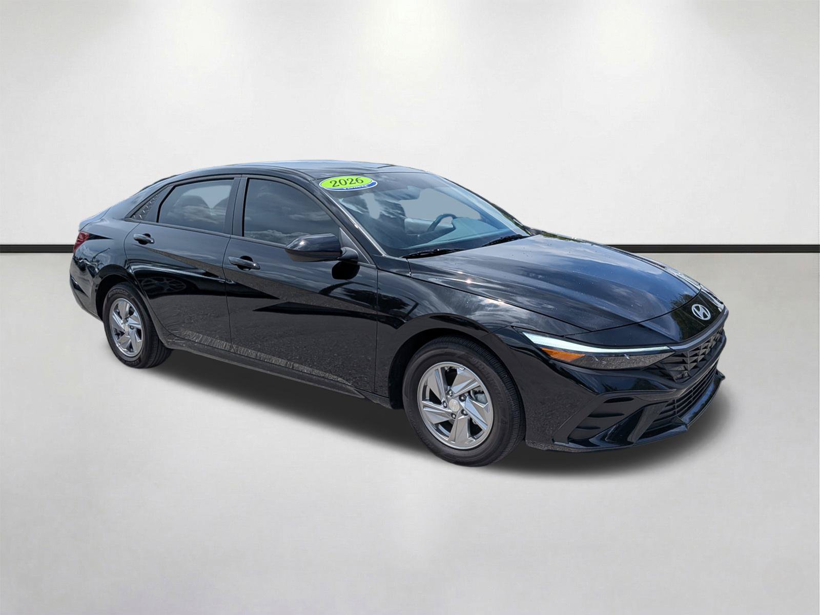 Used 2026 Hyundai Elantra SE FWD image 2