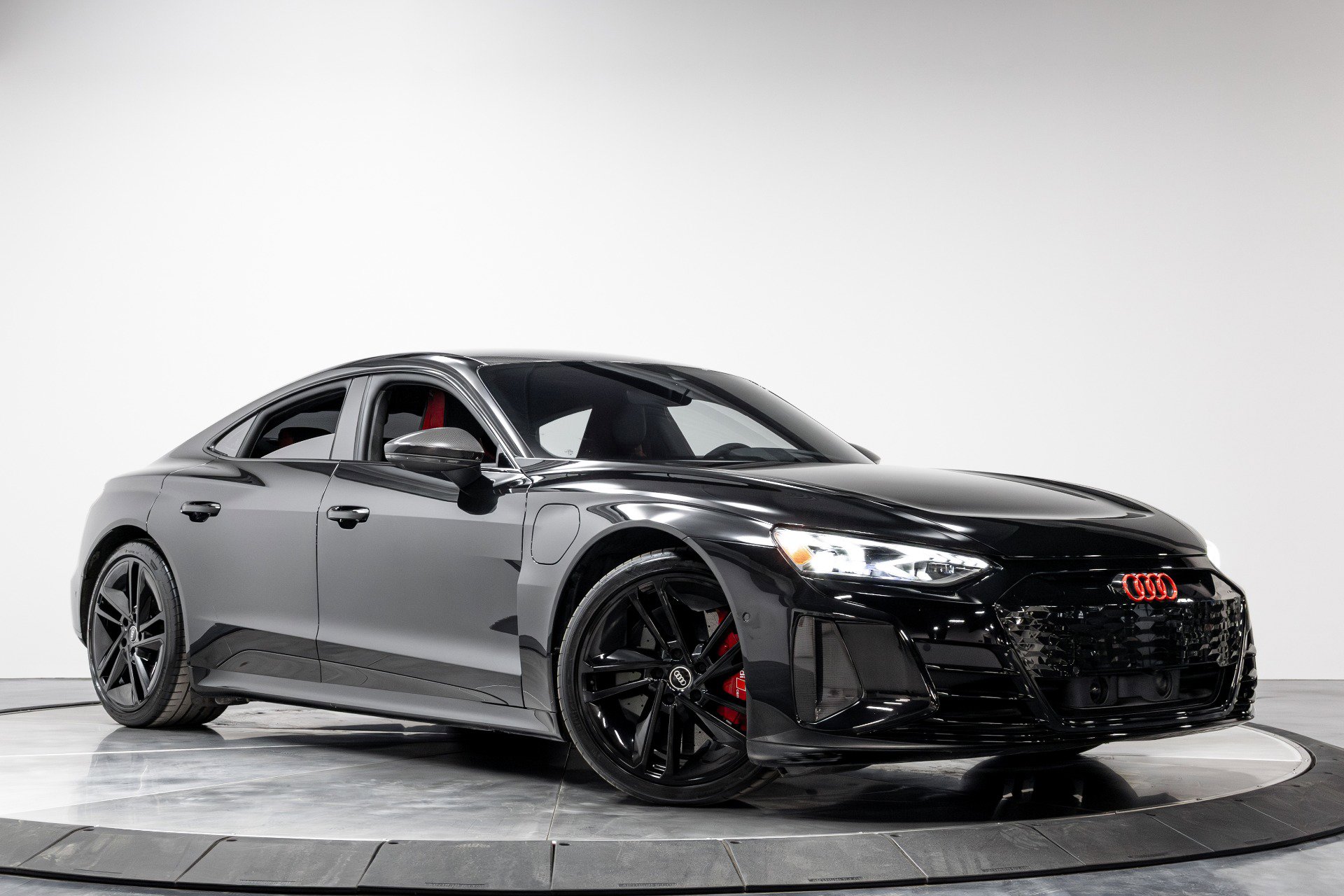 Used 2023 Audi RS e-tron GT image 46