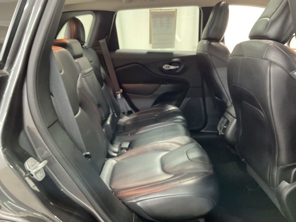 Used 2015 Jeep Cherokee Trailhawk w/ Comfort/Convenience Group image 25