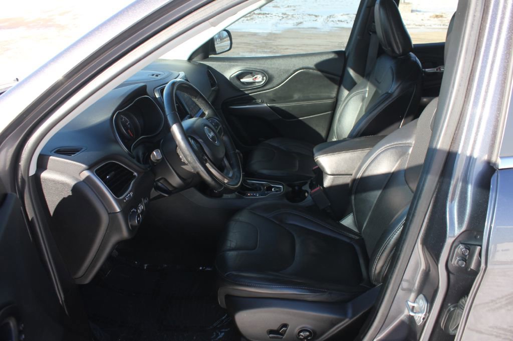 Used 2019 Jeep Cherokee Limited image 29