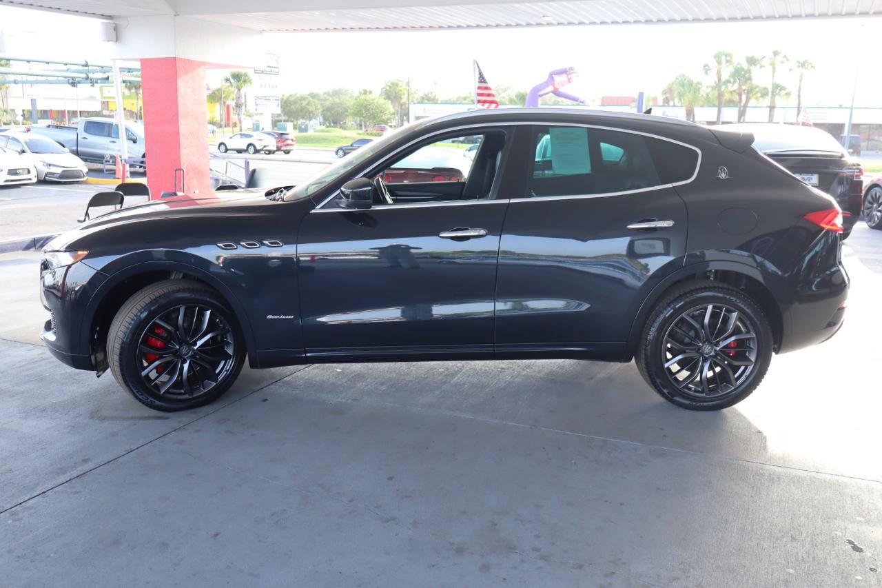 Used 2018 Maserati Levante GranLusso AWD/4WD image 8