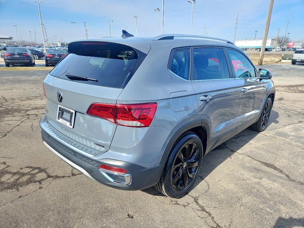 Used 2023 Volkswagen Taos SE image 4