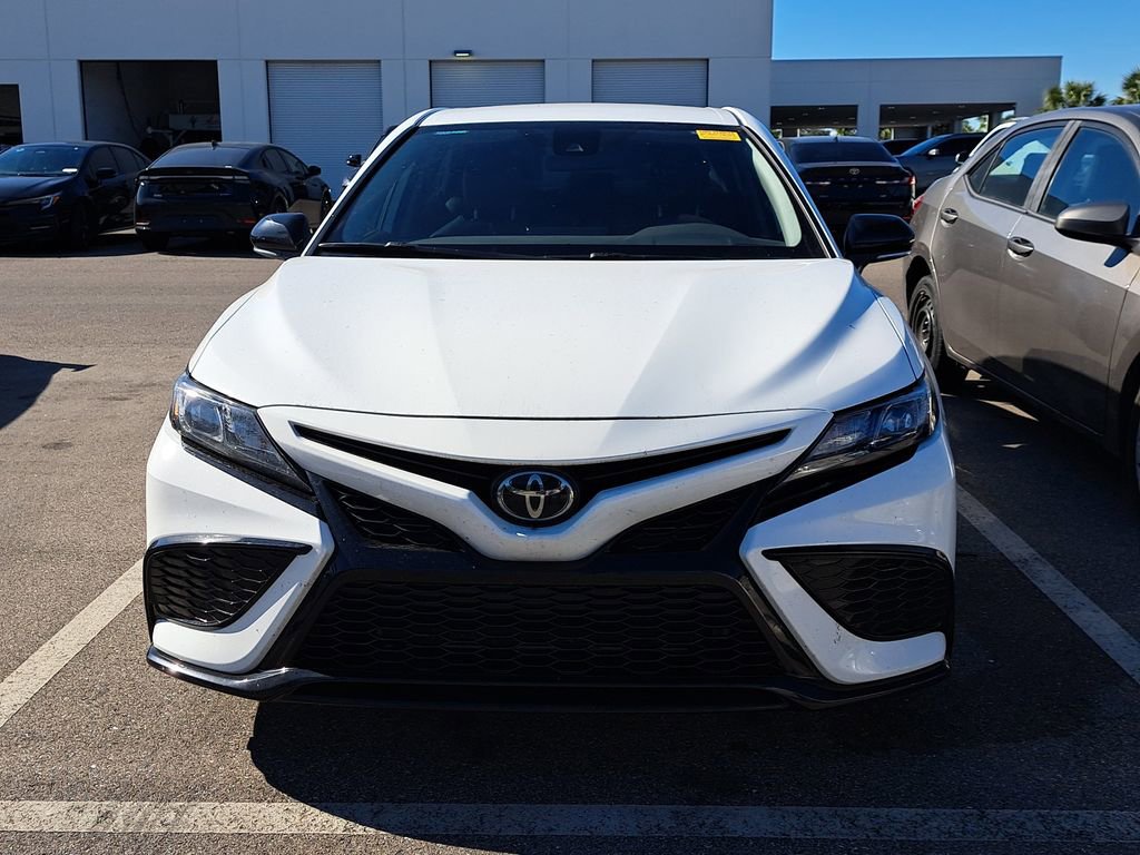 Used 2023 Toyota Camry SE image 5