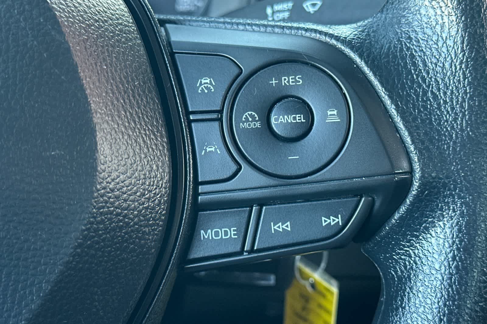 Used 2025 Toyota Corolla LE FWD image 29