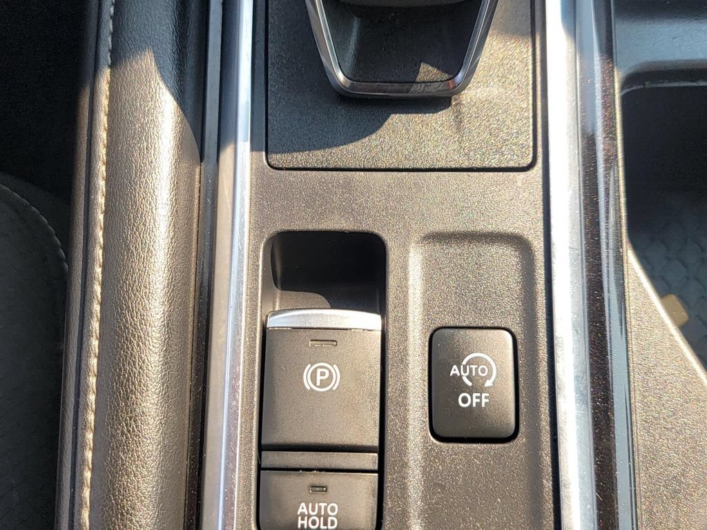 Used 2023 Nissan Pathfinder SL w/ Lighting Package (N92) AWD/4WD image 31