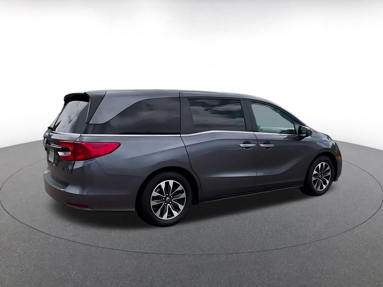 Used 2024 Honda Odyssey EX-L image 13