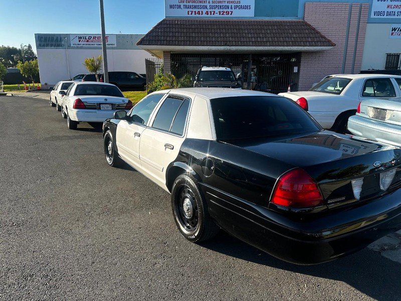 Used 2011 Ford Crown Victoria Police Interceptor w/ Radio Suppression Pkg image 3