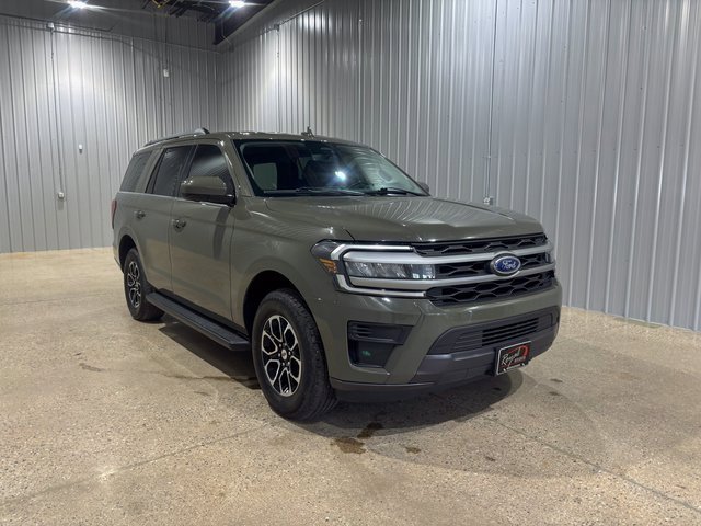 Used 2024 Ford Expedition XLT image 4