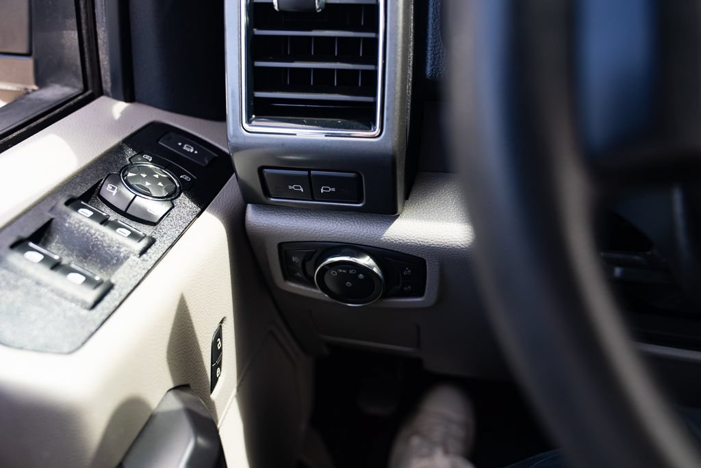 Used 2021 Ford F250 XLT w/ XLT Premium Package AWD/4WD image 13