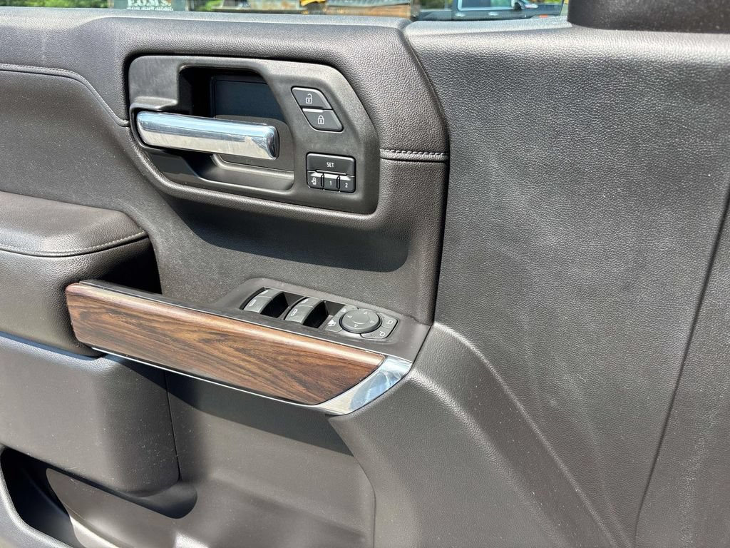 Used 2019 GMC Sierra 1500 SLT w/ SLT Premium Plus Package AWD/4WD image 22