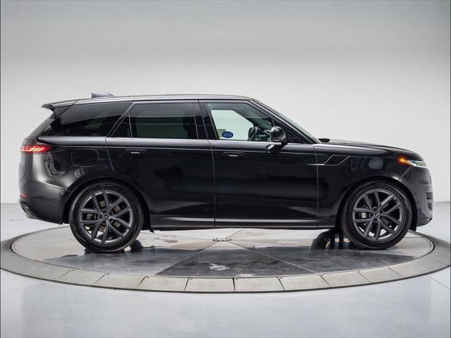 Used 2025 Land Rover Range Rover Sport SE image 6