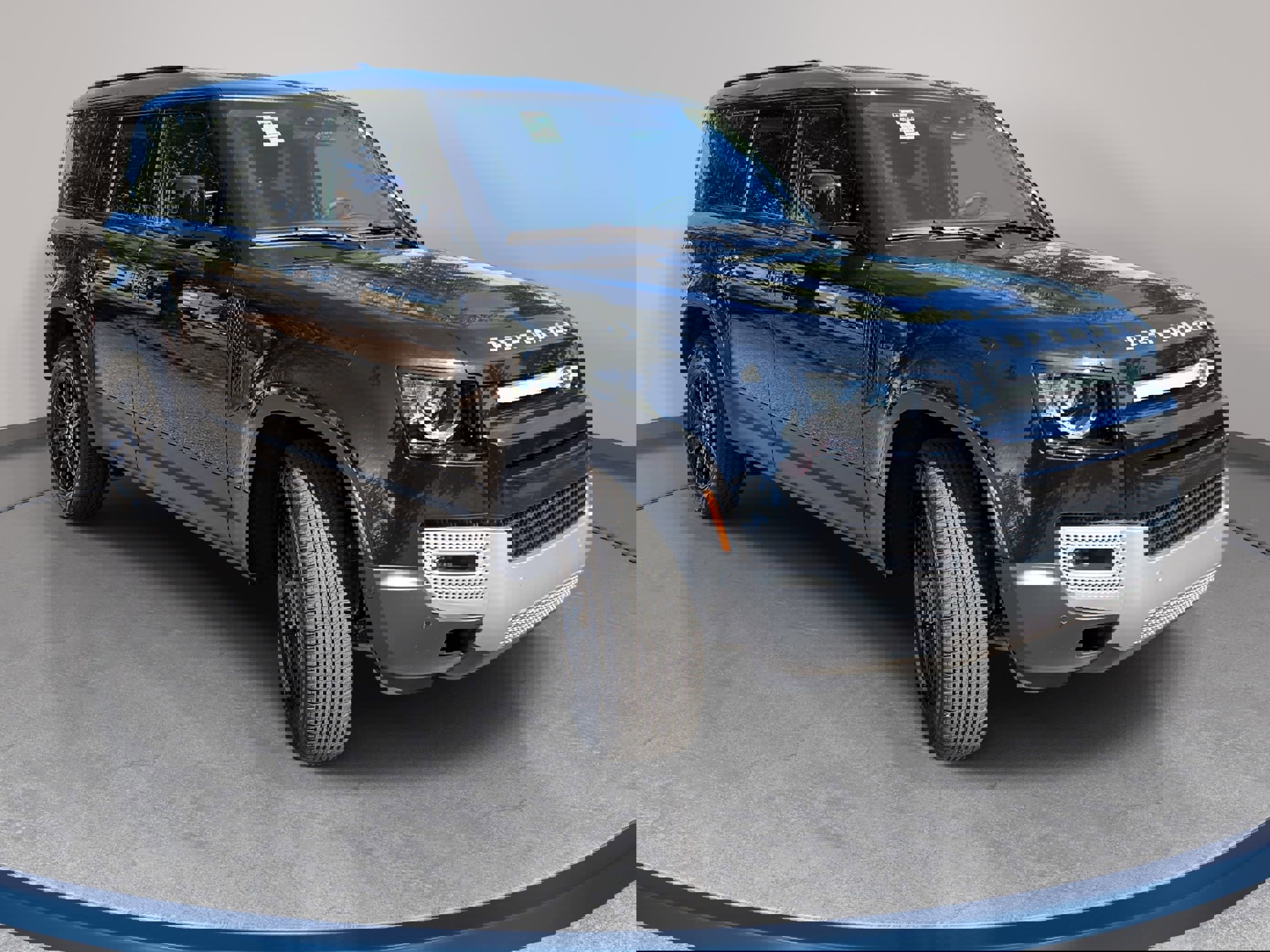 New 2025 Land Rover Defender 110 S image 3