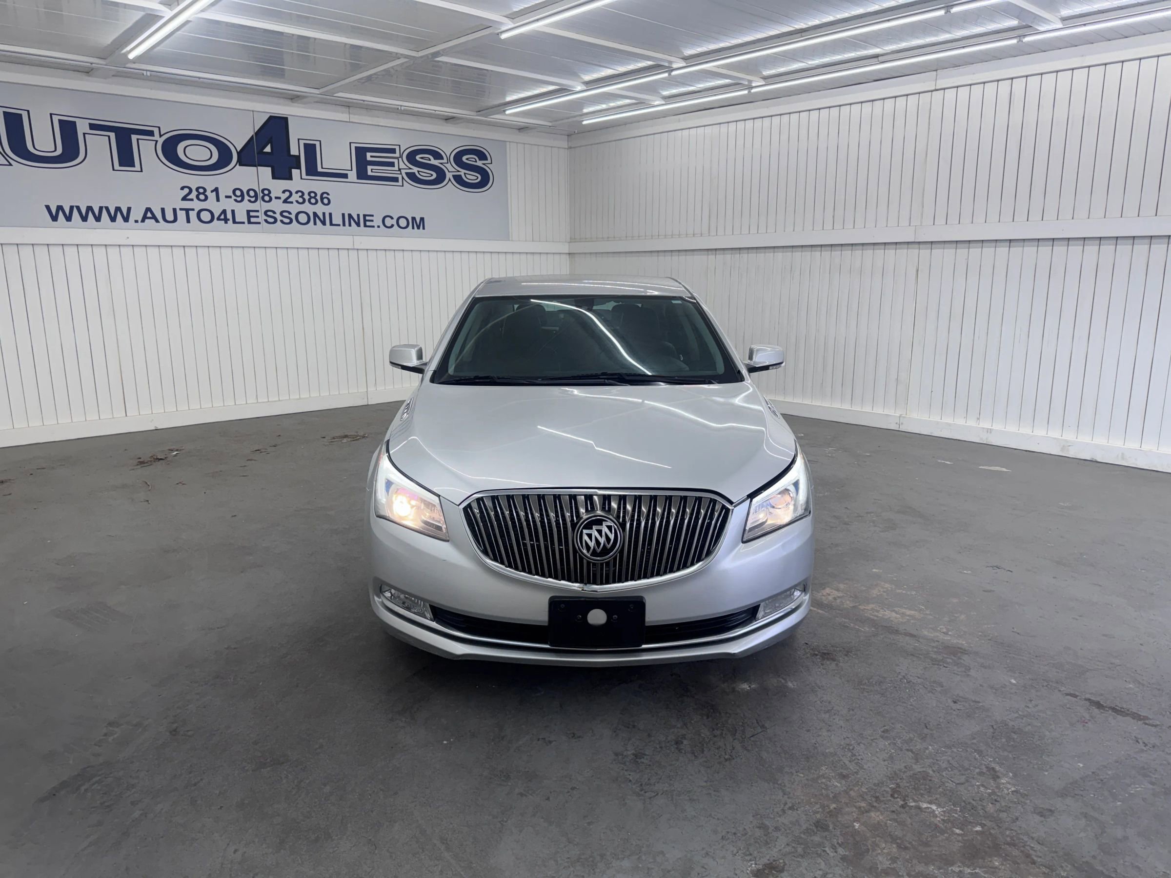 Used 2015 Buick LaCrosse Leather image 2