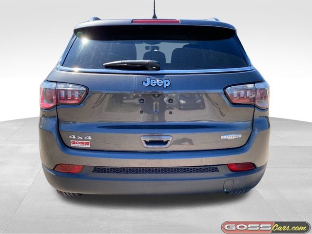 Used 2019 Jeep Compass Latitude w/ Popular Equipment Group AWD/4WD image 4