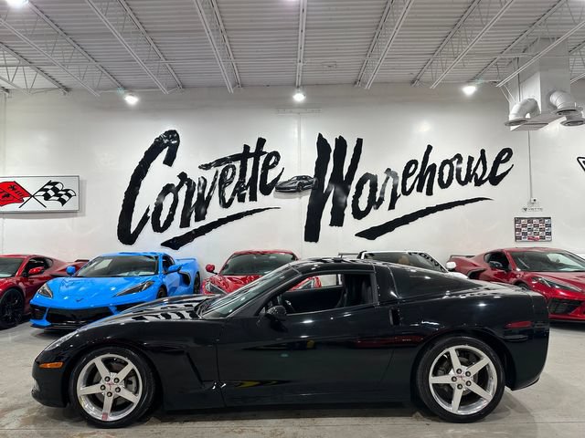 Used 2005 Chevrolet Corvette Coupe w/ Preferred Equipment Group RWD image 13
