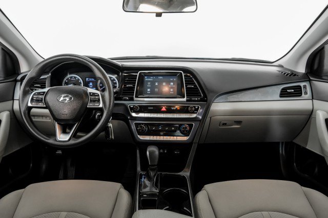 Used 2018 Hyundai Sonata SE FWD image 12