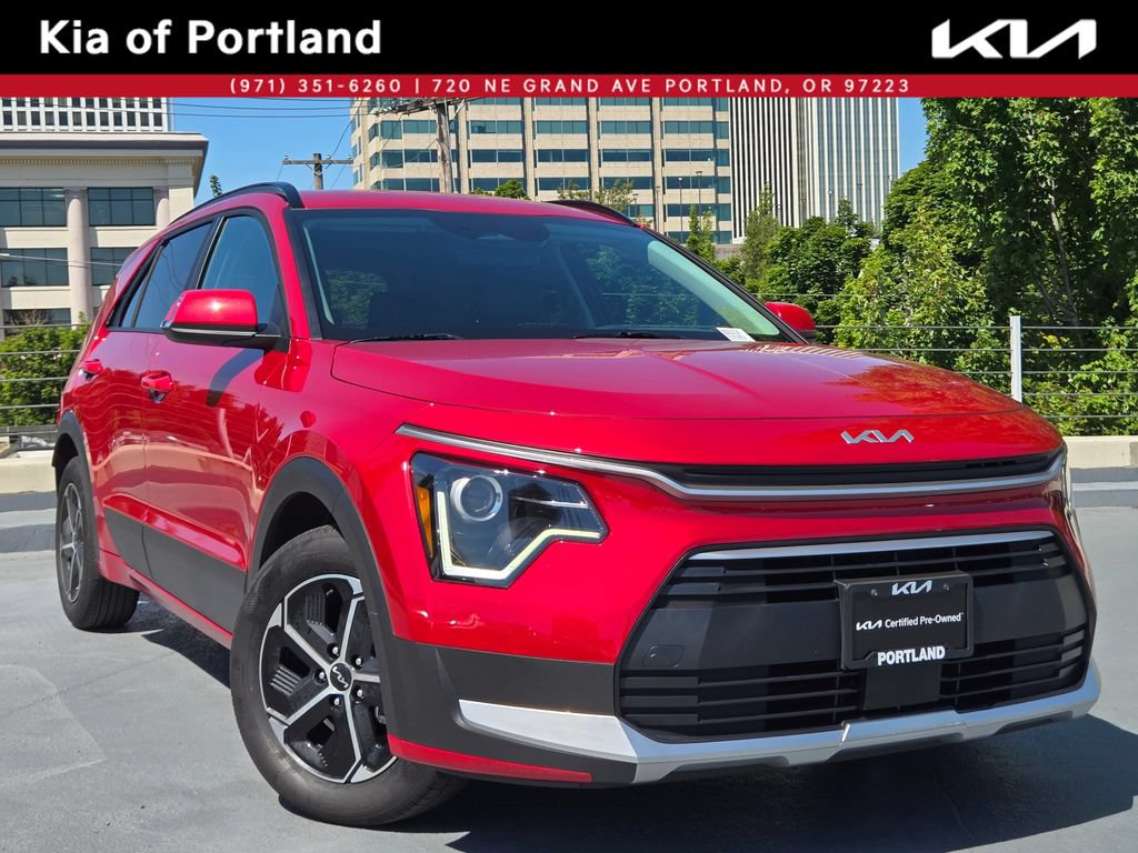 Certified 2025 Kia Niro EX