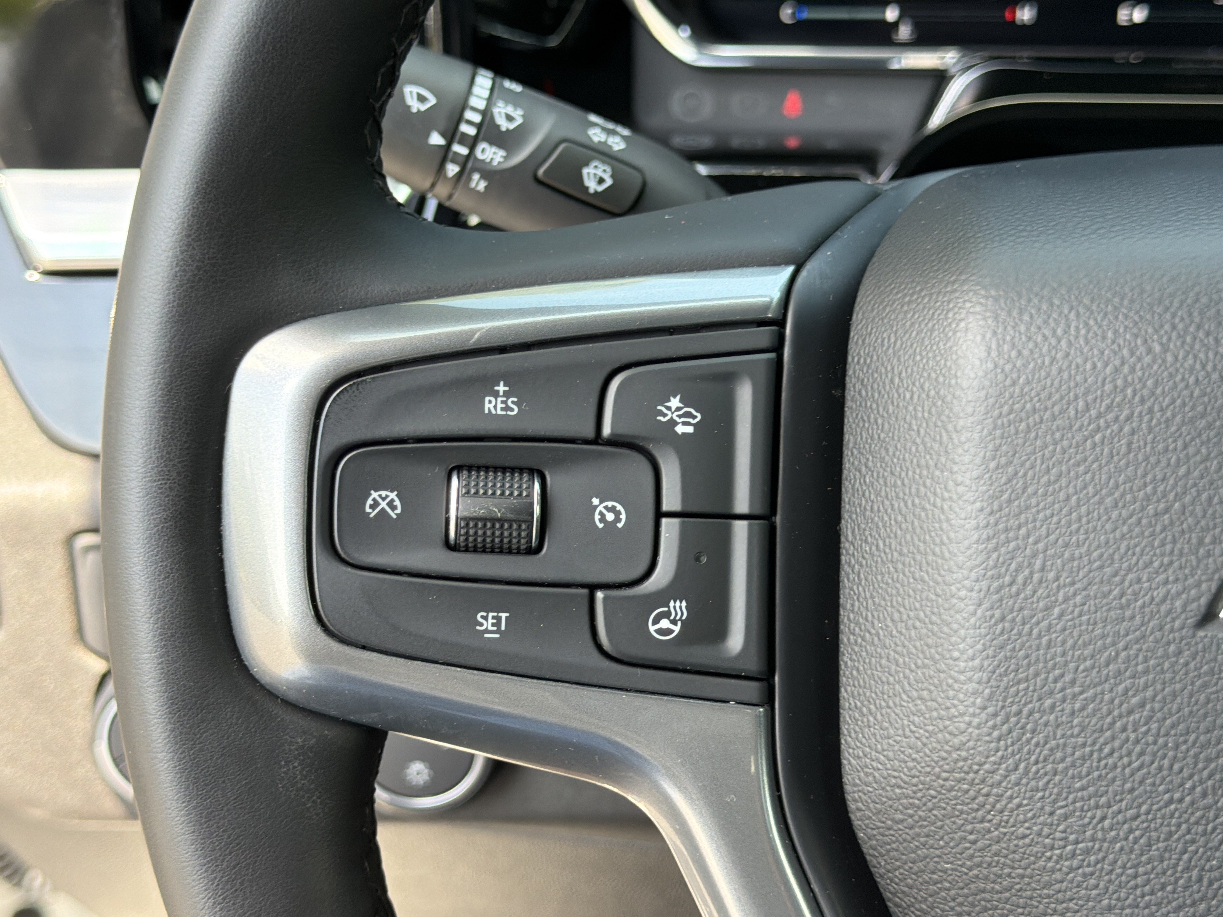 Used 2025 Chevrolet Silverado 1500 LT RWD image 24