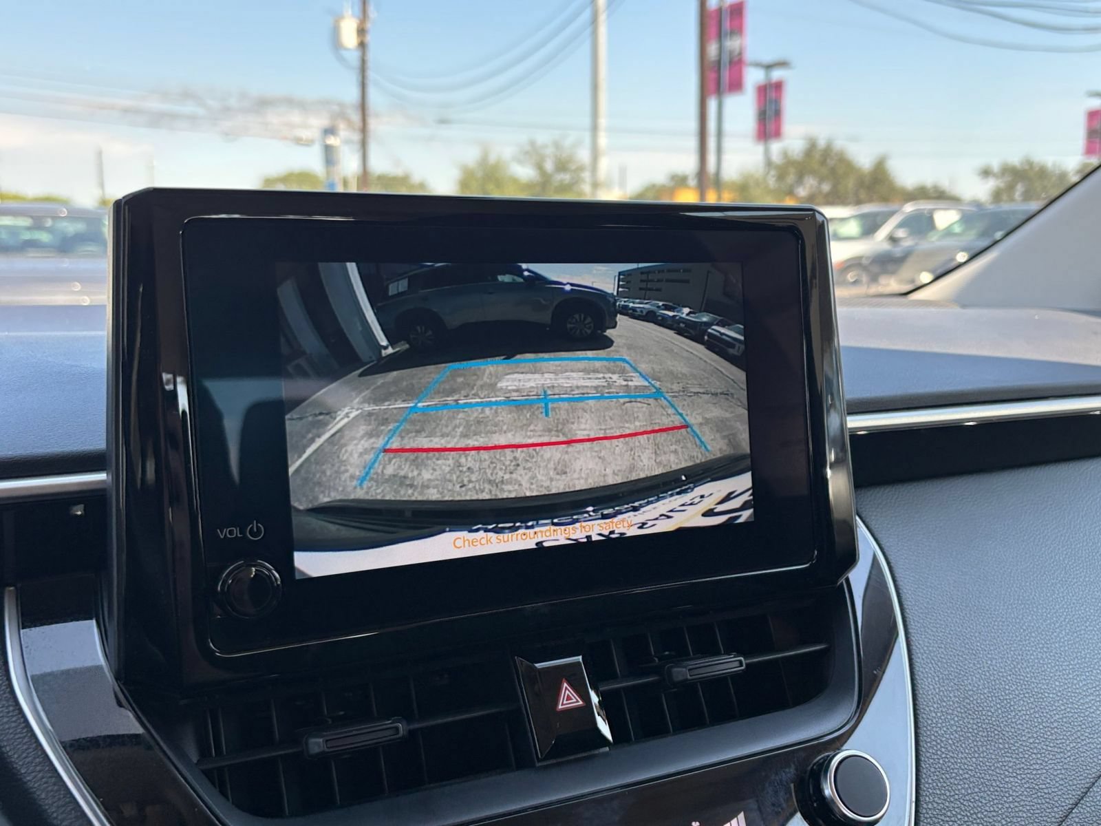Used 2025 Toyota Corolla LE FWD image 21