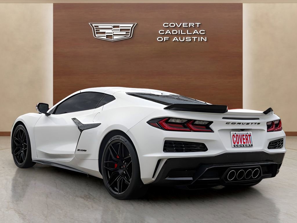 Used 2025 Chevrolet Corvette Z06 RWD image 3