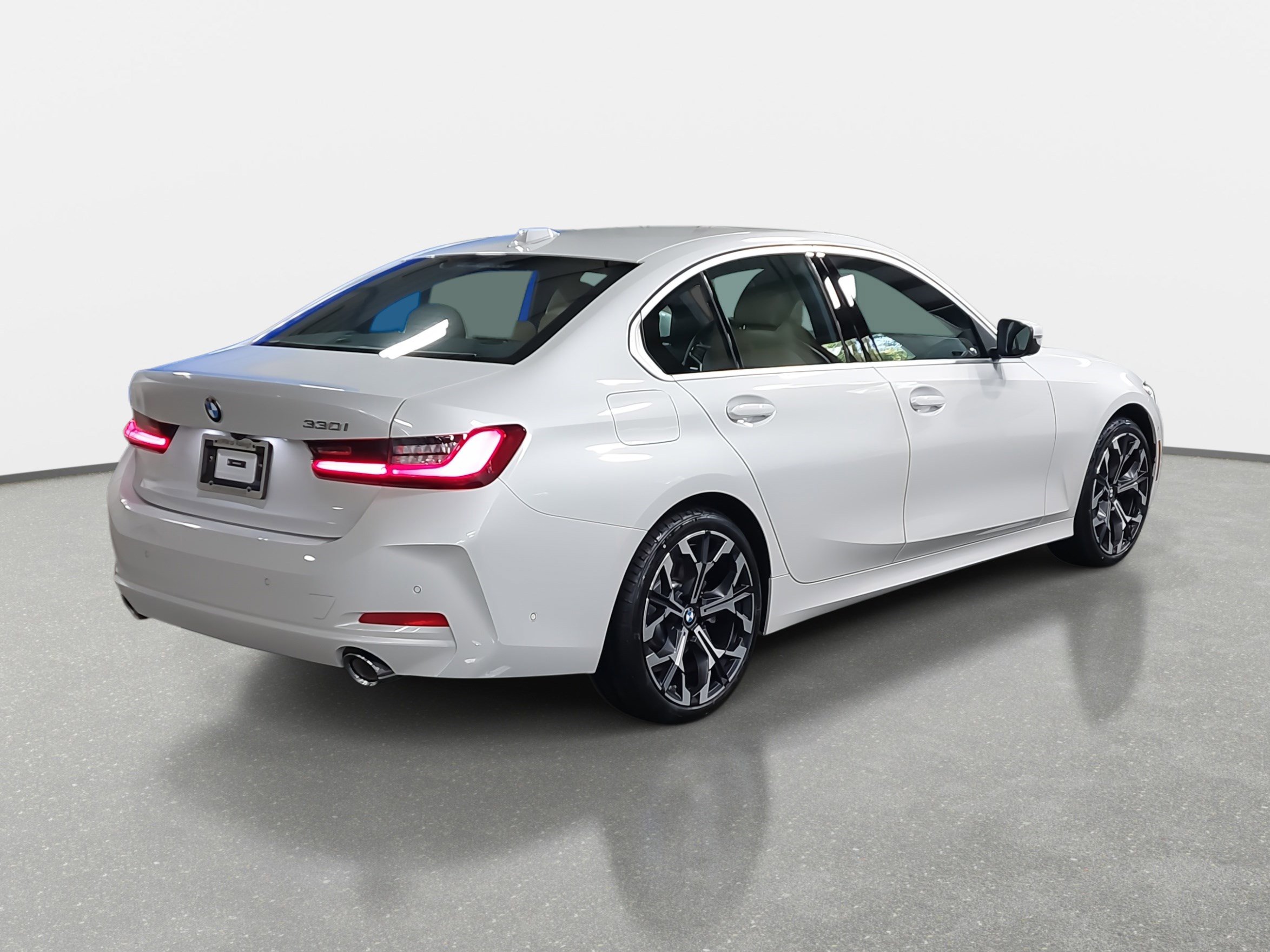 New 2025 BMW 330i Sedan w/ Premium Package image 5
