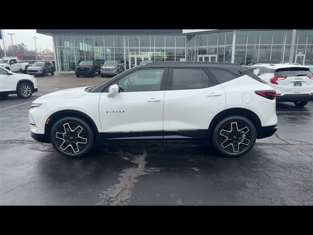 Certified 2023 Chevrolet Blazer RS w/ Driver Confidence II Package image 5