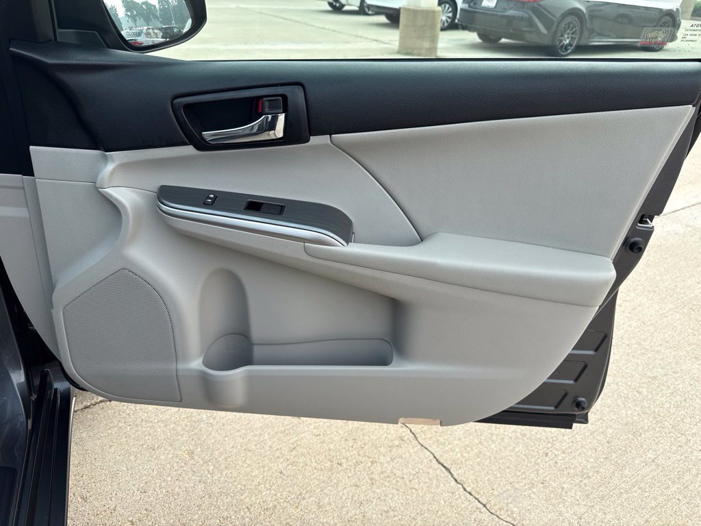 Used 2012 Toyota Camry XLE w/ Leather Pkg FWD image 22