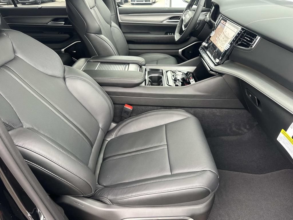 New 2026 Jeep Grand Wagoneer Limited AWD/4WD image 14