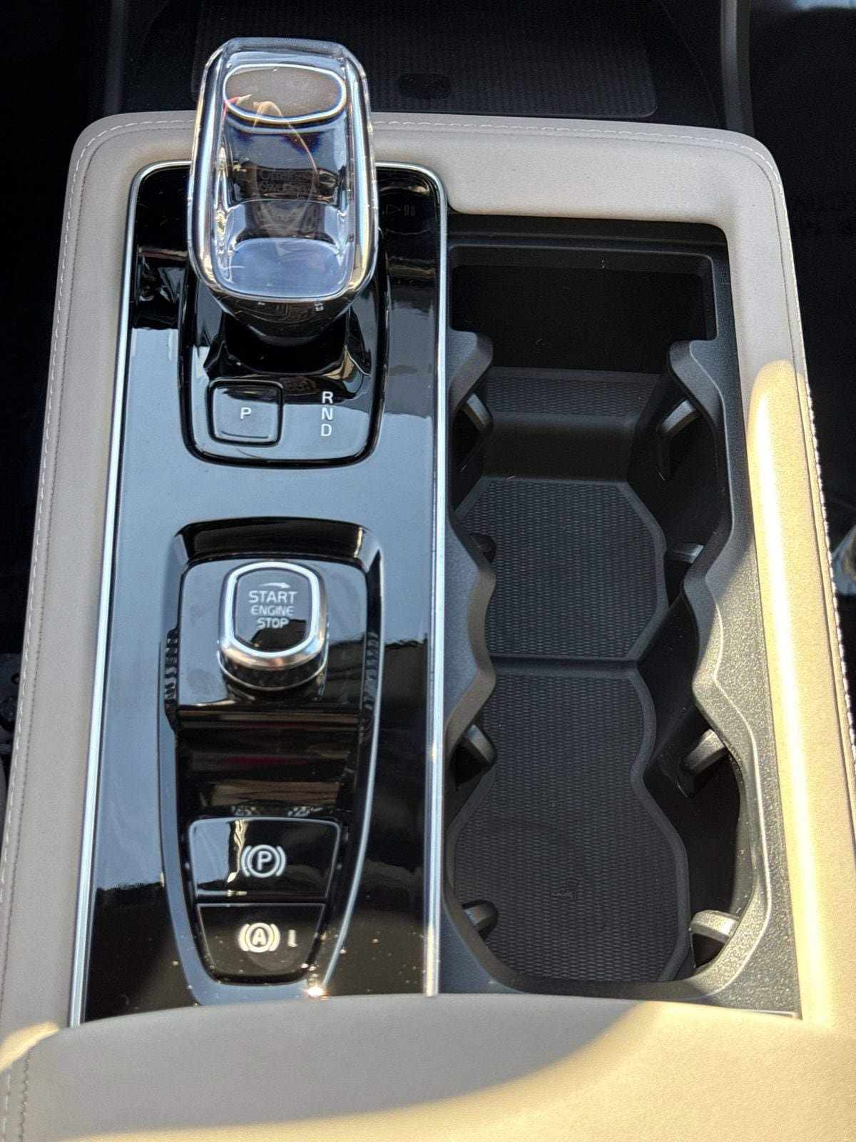 New 2026 Volvo XC90 B6 Plus w/ Protection Package Premier image 32