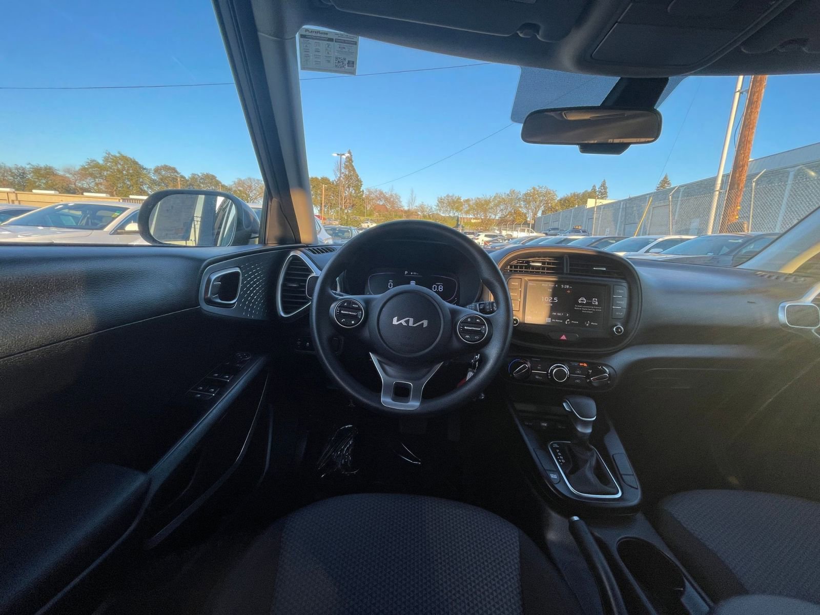 Used 2025 Kia Soul LX w/ LX Technology Package FWD image 32