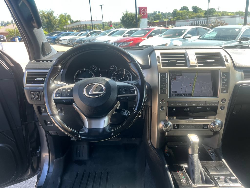 Used 2021 Lexus GX 460 Premium w/ Accessory Package AWD/4WD image 22