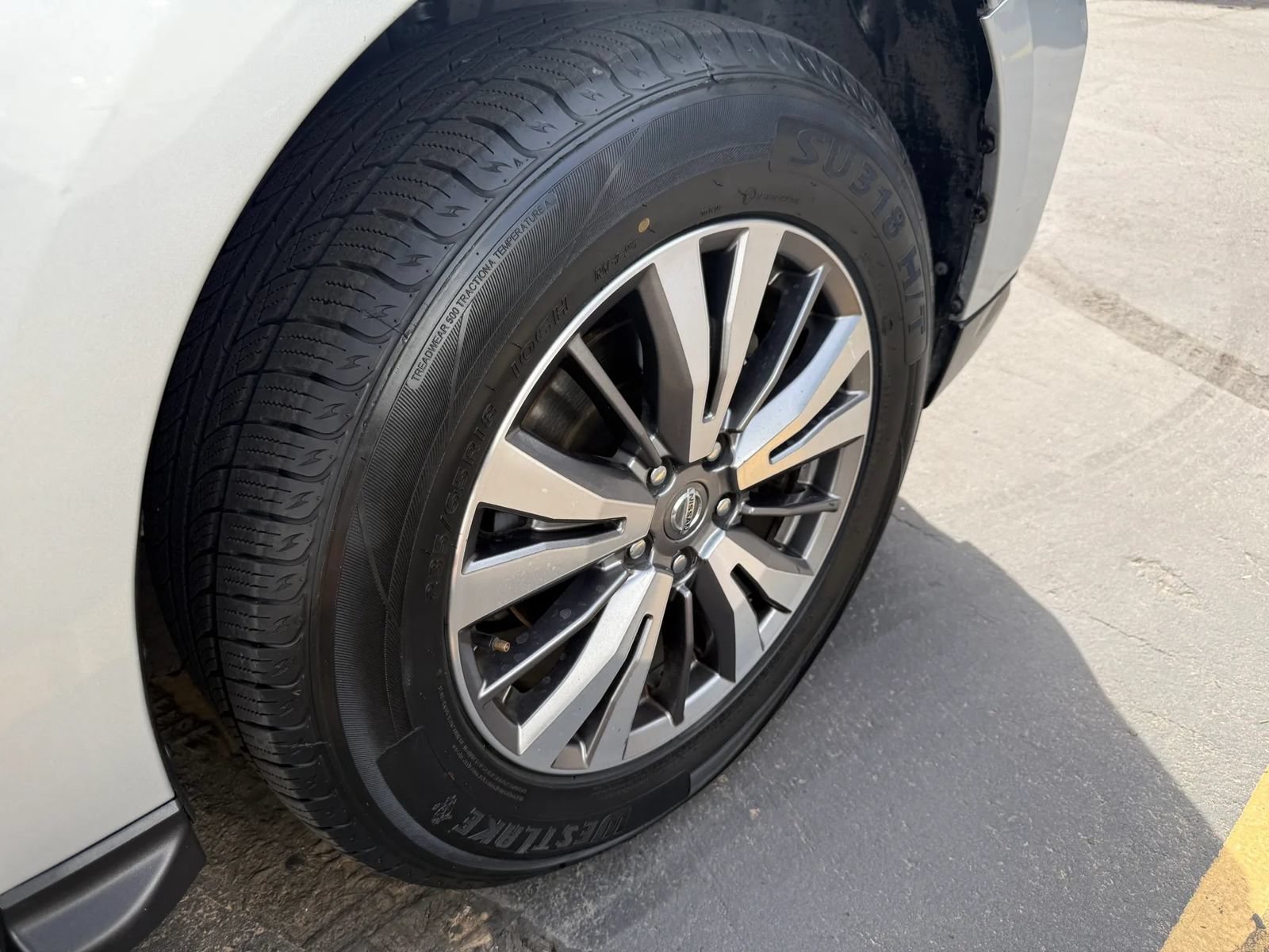 Used 2019 Nissan Pathfinder SL AWD/4WD image 25