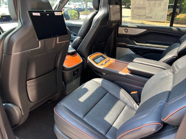 New 2027 Lincoln Navigator L Black Label AWD/4WD image 24