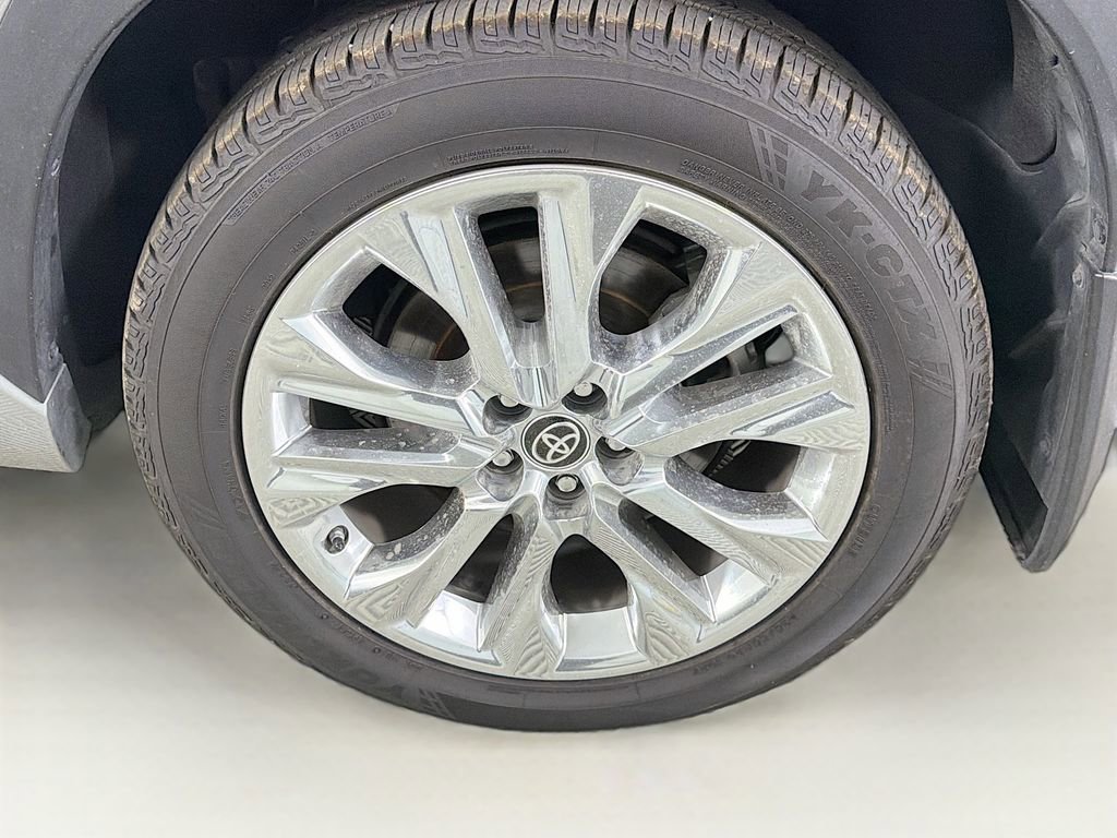 Used 2023 Toyota Highlander Limited image 34