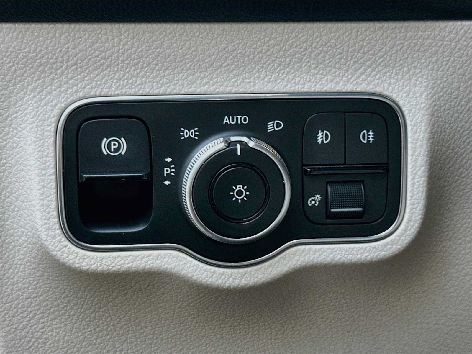 Used 2020 Mercedes-Benz GLB 250 image 10